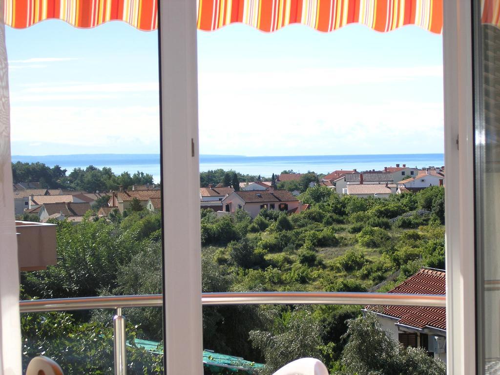 Apartments Kristina Krk Town Buitenkant foto